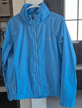 Columbia Bright Blue Women's Packable Windbreaker Switchback Jacket With Hood